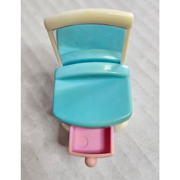 Dollhouse Mirrored Vanity Blue White Pink Dresser Drawer opens Toys R Us - Picture 2 of 6